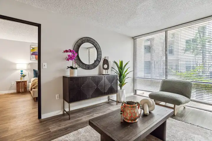 Providence Mockingbird - 1853 W Mockingbird Ln - Dallas, TX | Rent.