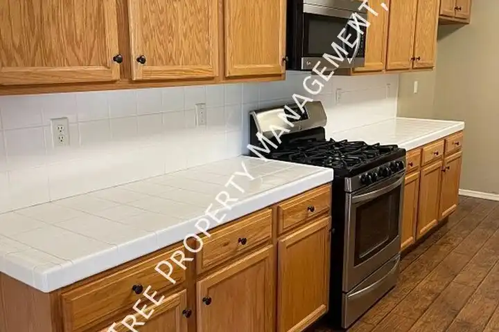 1009 Sequoia Ct - Fowler, CA | Rent.