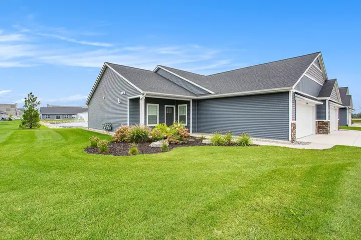 Bauer Crossings - 4638 Rockport Dr - Hudsonville, MI | Rent.