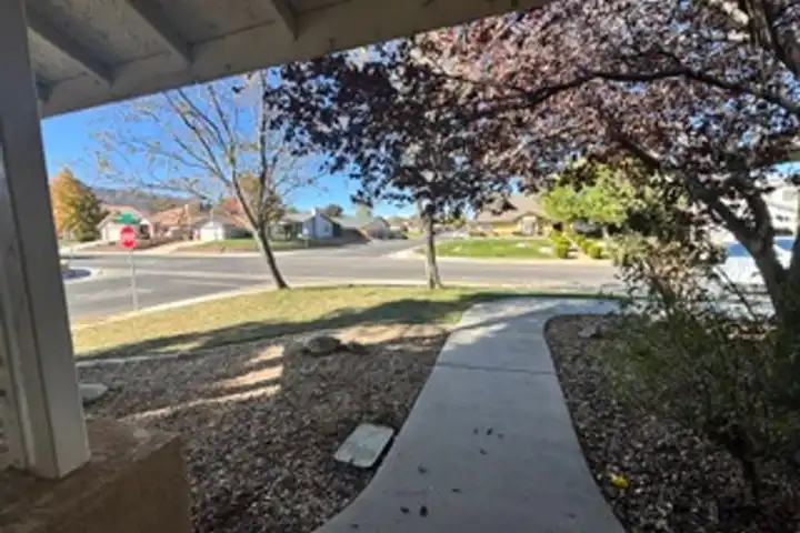 818 Elm St - Tehachapi, CA | Rent.