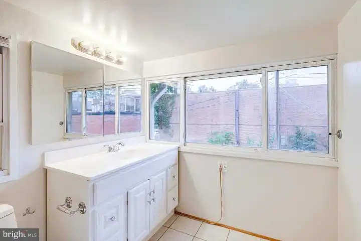 1423 N Garfield St - Arlington, VA | Rent.