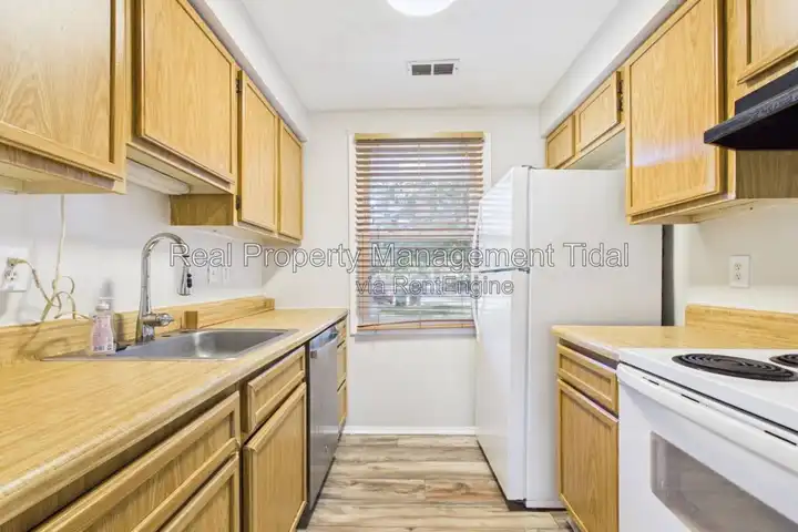 1313 Vanasse Ct - Hampton, VA | Rent.