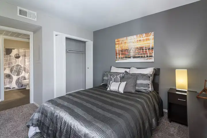 Duraleigh Woods - 5600 Briar Oak Ln - Raleigh, NC | Rent.