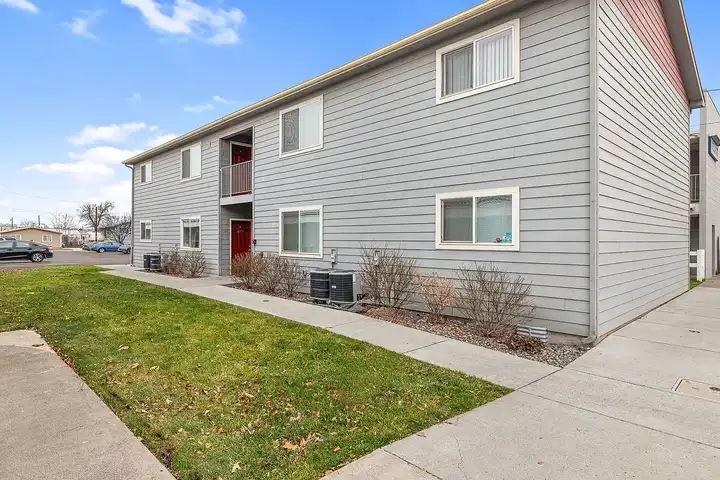 Village Apartments - 438 SW 5th St - Pendleton, OR | Rent.