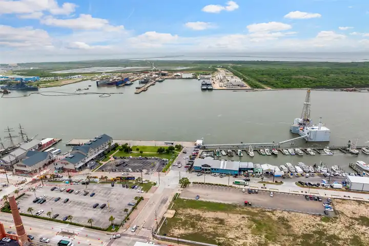 1927 Harborside Dr unit 303 - Galveston, TX | Rent.