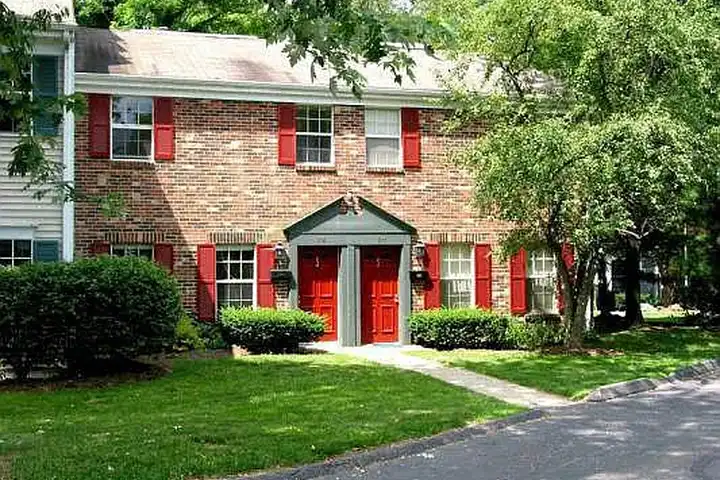 Village of Coldstream - 998 Meadowland Dr - Cincinnati, OH | Rent.