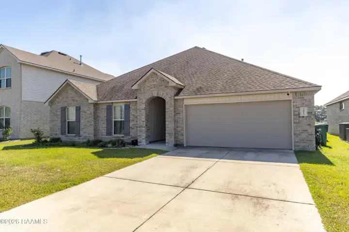 7015 Silver Lk Dr - Maurice, LA | Rent.