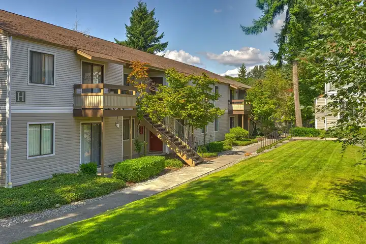 The Berkshire - 1300 S Eagle Ridge Dr - Renton, WA | Rent.