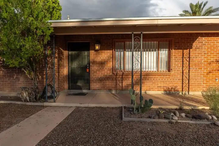 2010 N Vine Ave - Tucson, AZ | Rent.
