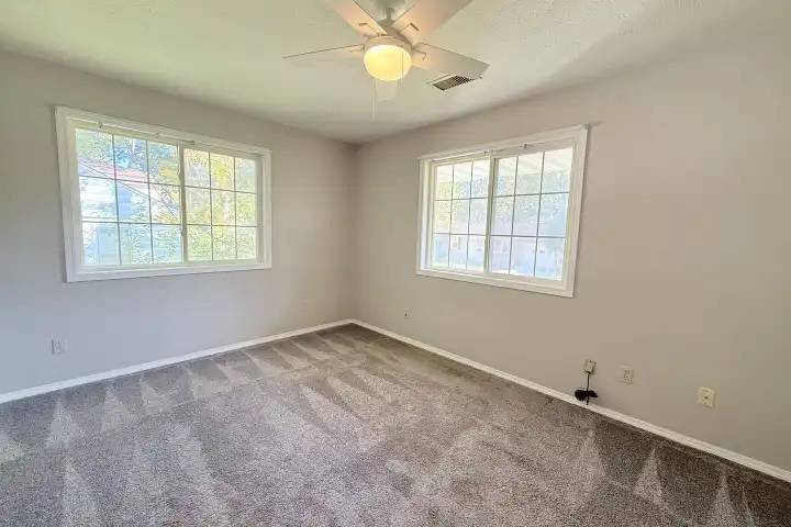 1122 West Ave unit Upper - Normal, IL | Rent.