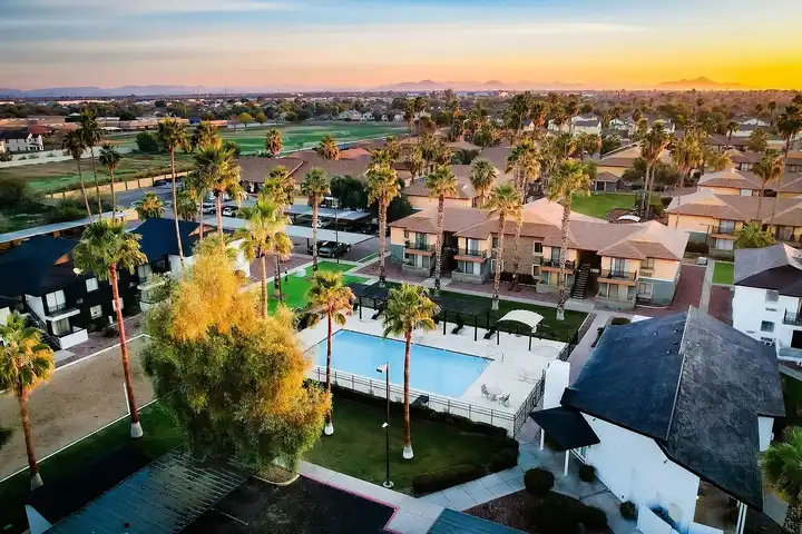 Country Creek - 7111 N 75th Ave - Glendale, AZ | Rent.