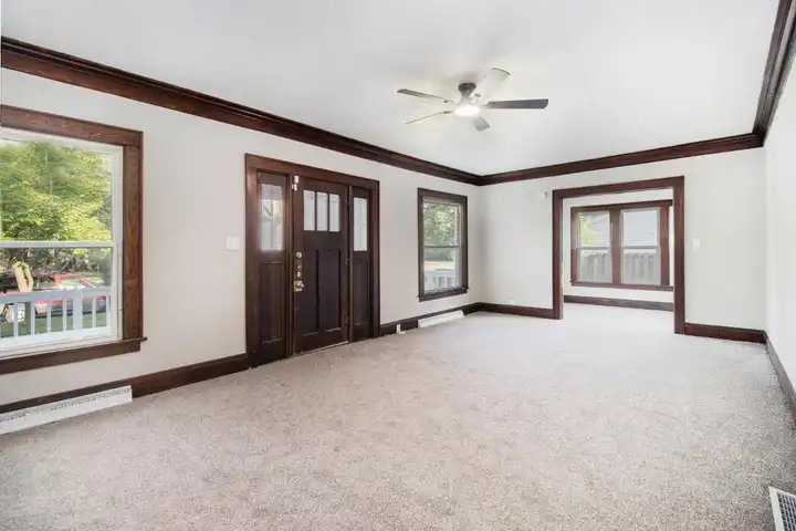 11 S Broad St - Battle Creek, MI | Rent.
