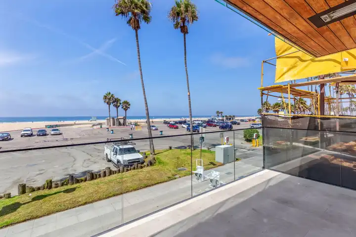 2205 Ocean Front Walk - Los Angeles, CA | Rent.