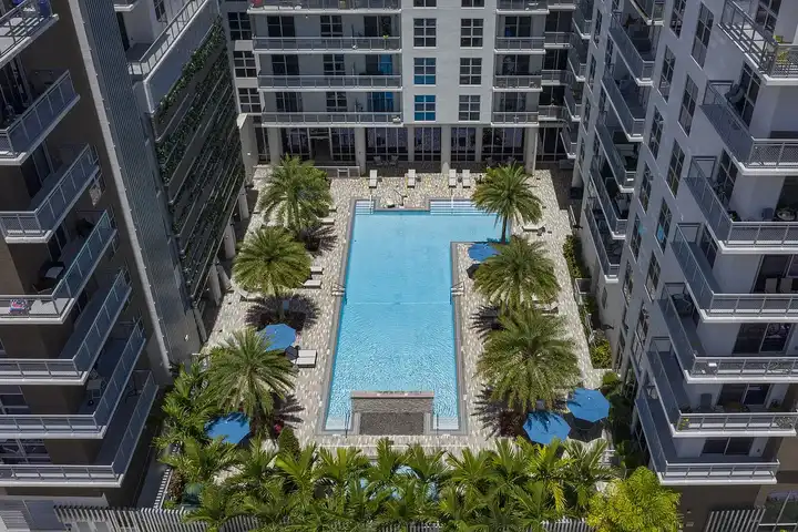 Blu27 at Edgewater - 2701 Biscayne Blvd - Miami, FL | Rent.