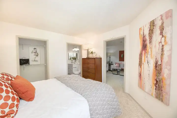 Butternut Ridge - 5800 Great Northern Blvd - North Olmsted, OH | Rent.