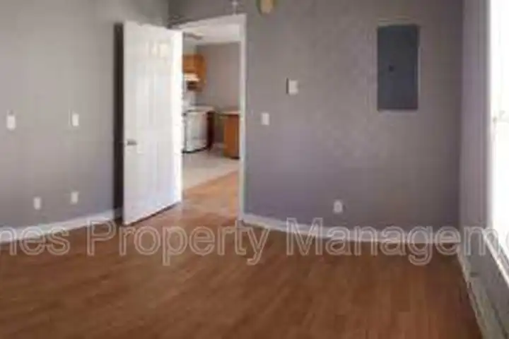 120 W 52 Bypass unit E-6 - Pilot Mountain, NC | Rent.