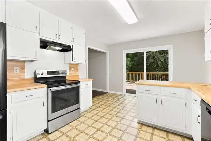 35 Helen Ln - Stockbridge, GA | Rent.