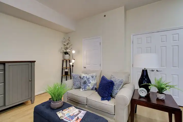 Garland Rodes Apartments - 2244 Rivermont Ave - Lynchburg, VA | Rent.