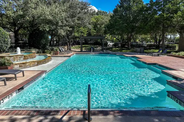 Stoneleigh on Spring Creek - 5501 Naaman Forest Blvd - Garland, TX | Rent.