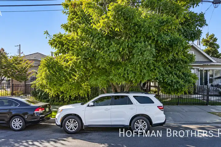 1194 1/2 E 41st St - Los Angeles, CA | Rent.