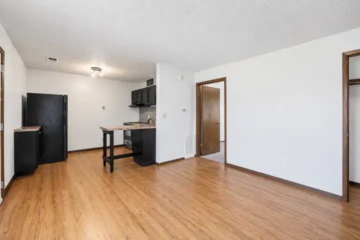 1106-1110 Kent Cir unit 1106-8 - Waterloo, IA | Rent.