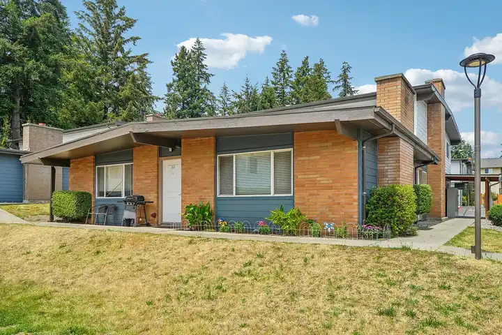 Sunset East Apartments - 4400 NE Sunset Blvd - Renton, WA | Rent.