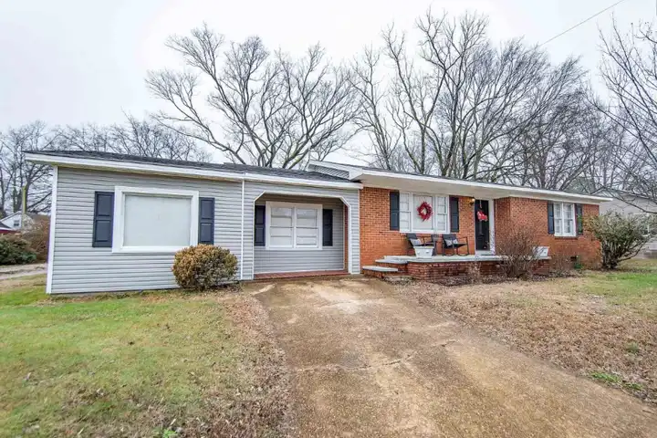 111 N Elm St - Adamsville, TN | Rent.