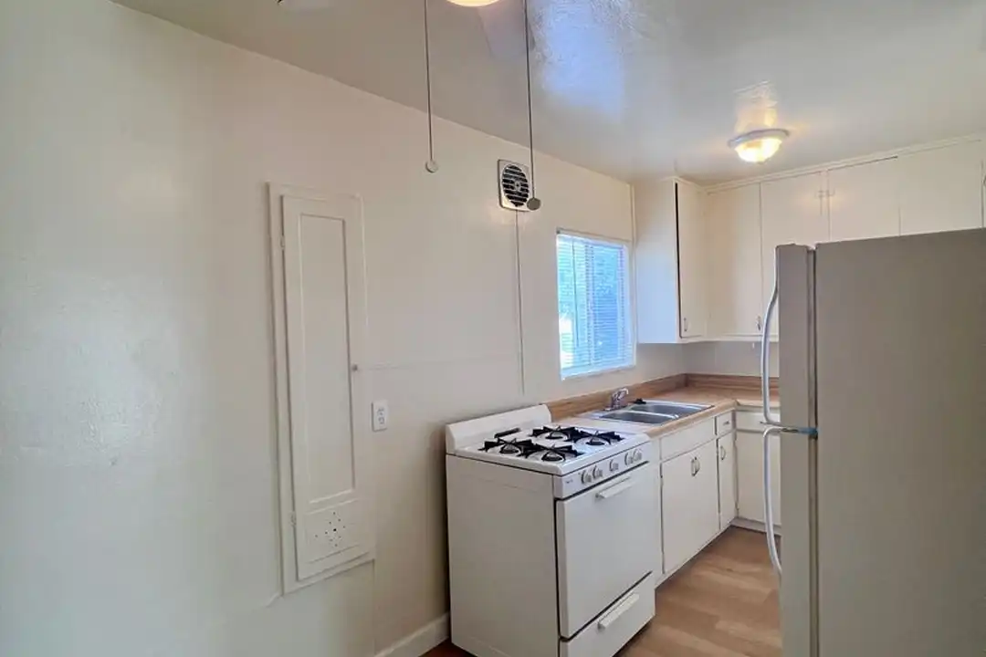Apartment in San Diego - View 5