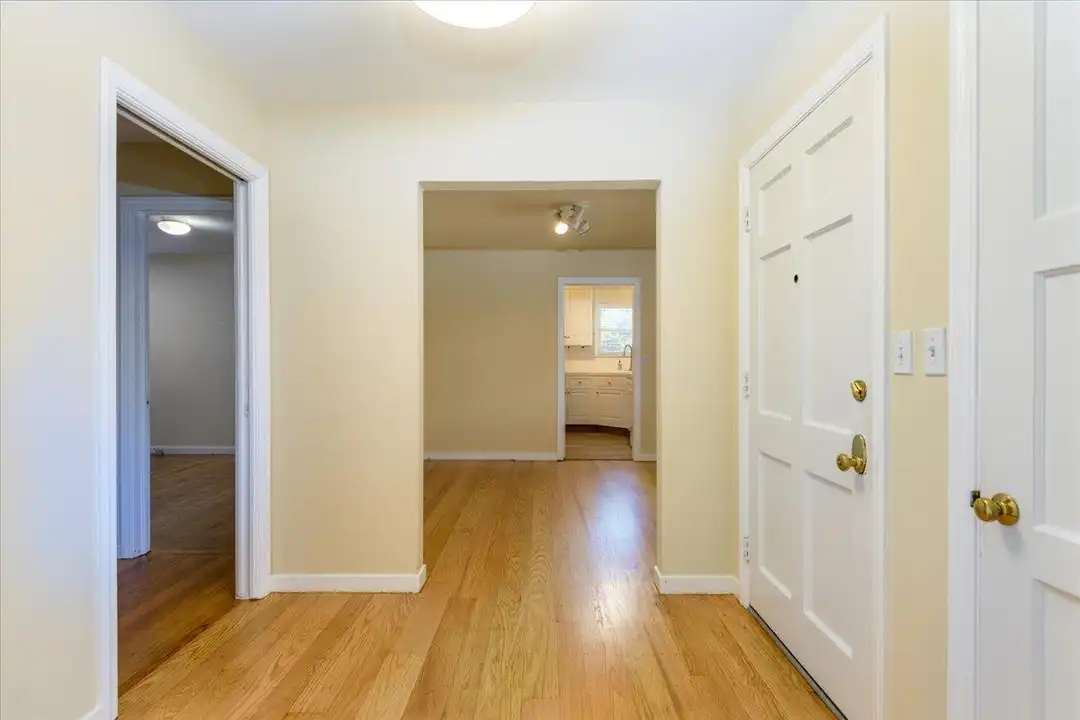 321 42nd Ave - View 2