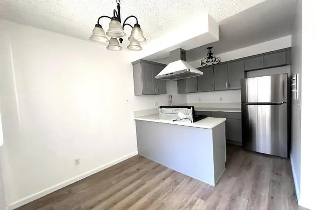365 W Milford St - View 6