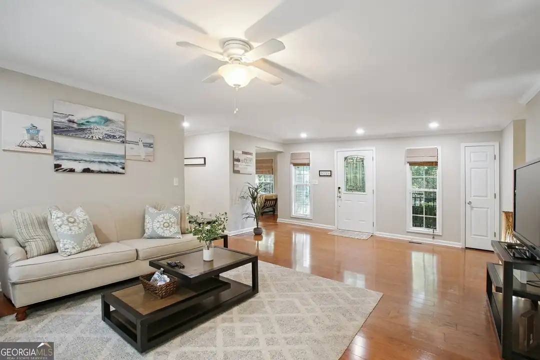 102 Hickory Dr - View 6