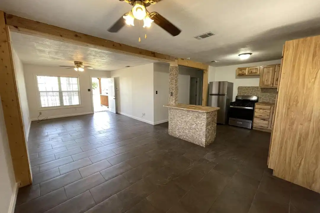 4813 37th St - View 2