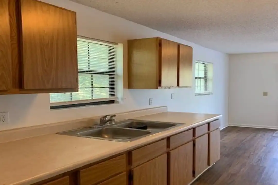 House in Tallahassee - More
