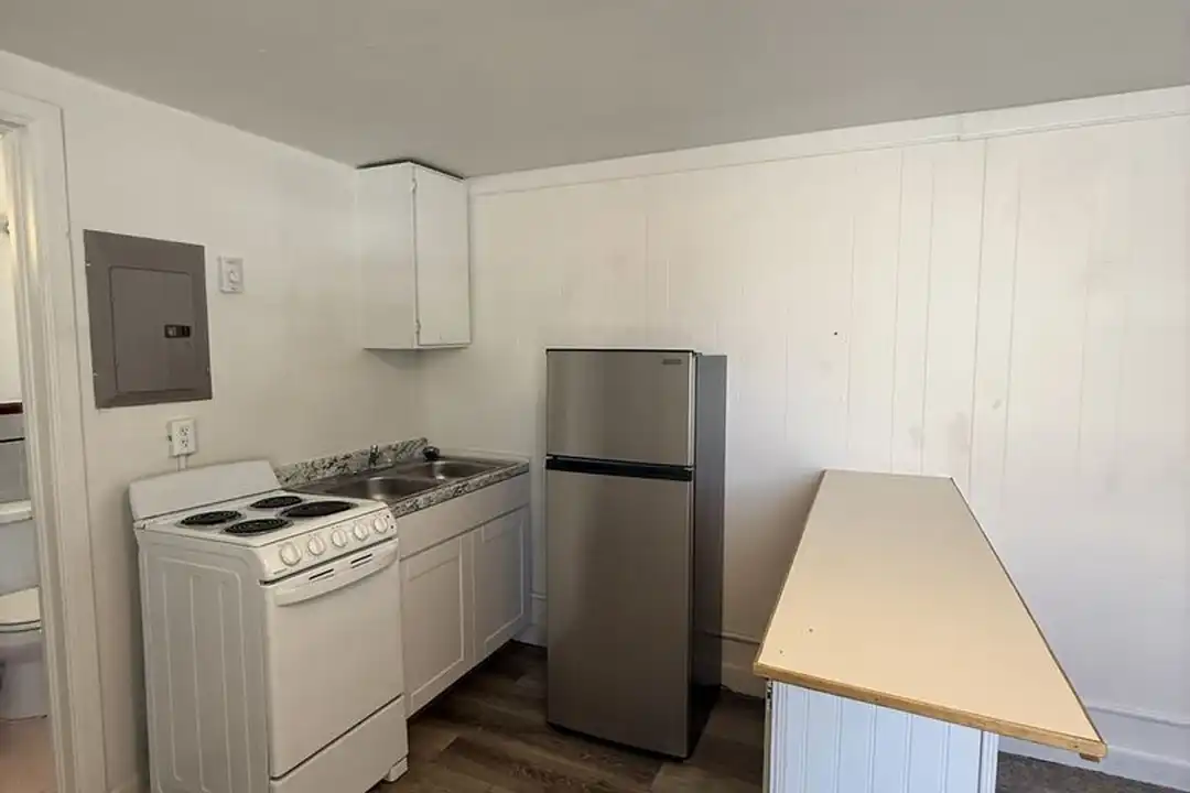 695 S Ash St unit #2 - View 4