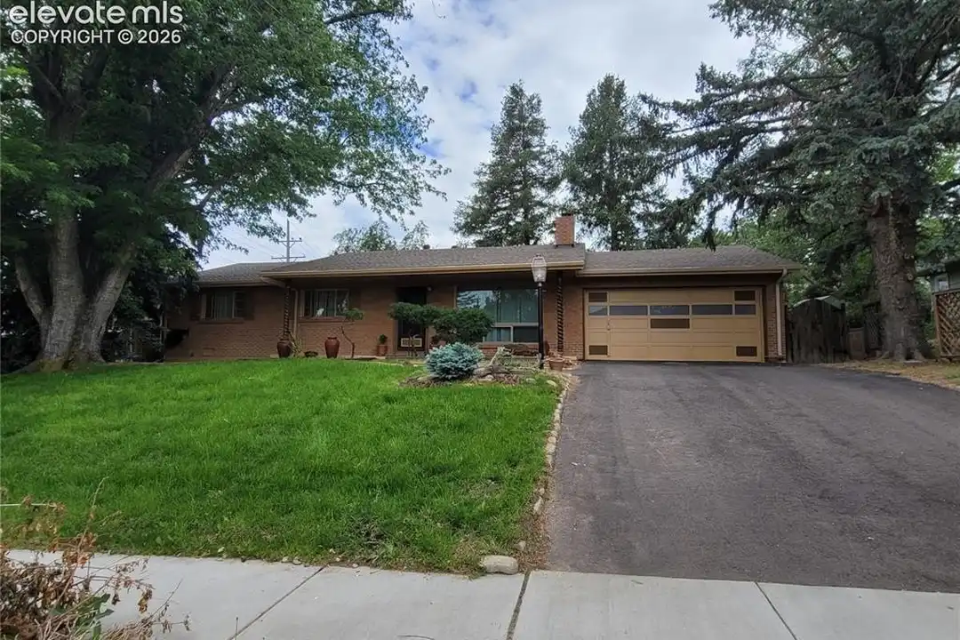 1201 Parkview Blvd - View 2