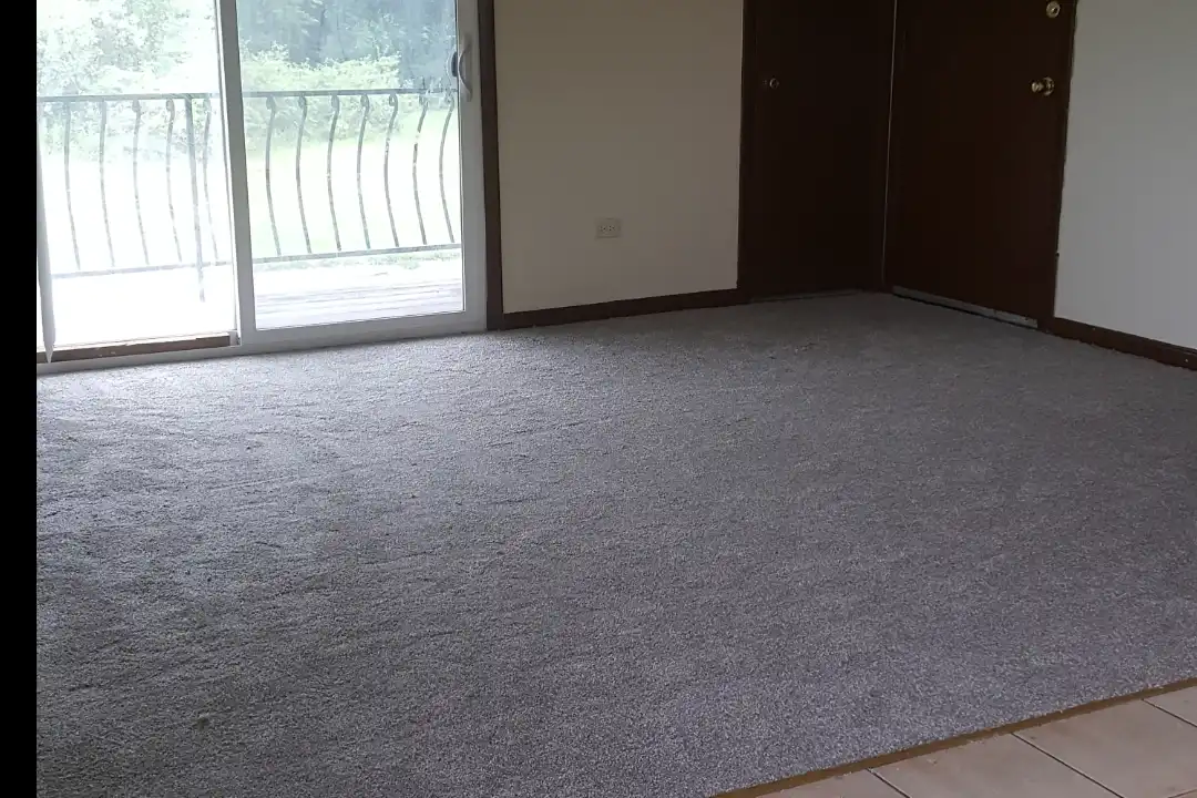 2790 E State St unit 2 East – photo 1 of 27
