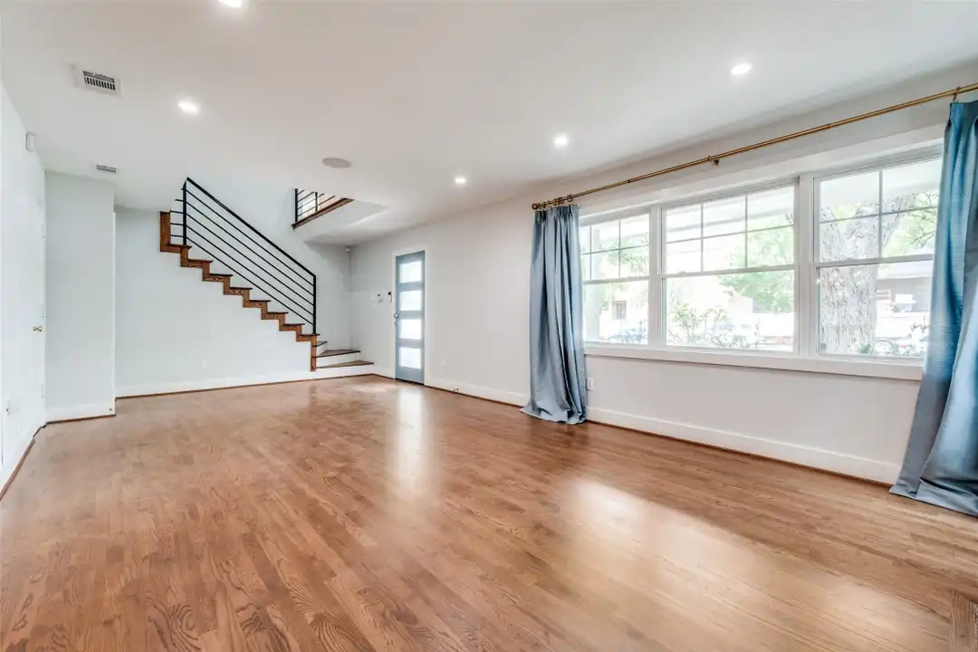 House in Dallas - View 3