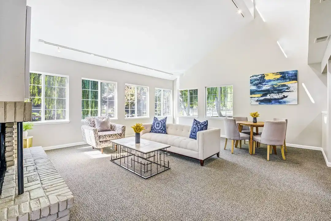 Stoneybrook Apartments – photo 1