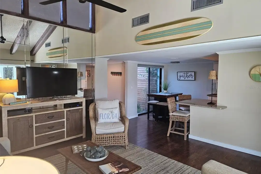 6147 43rd St W - View 5