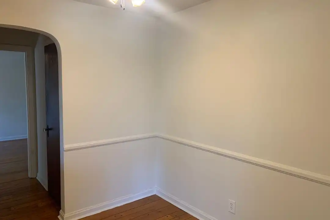 2564 Erie Ave unit 02 - View 4