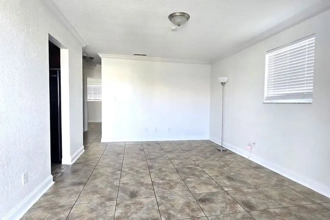 432 Auburn Dr unit 204 - View 2
