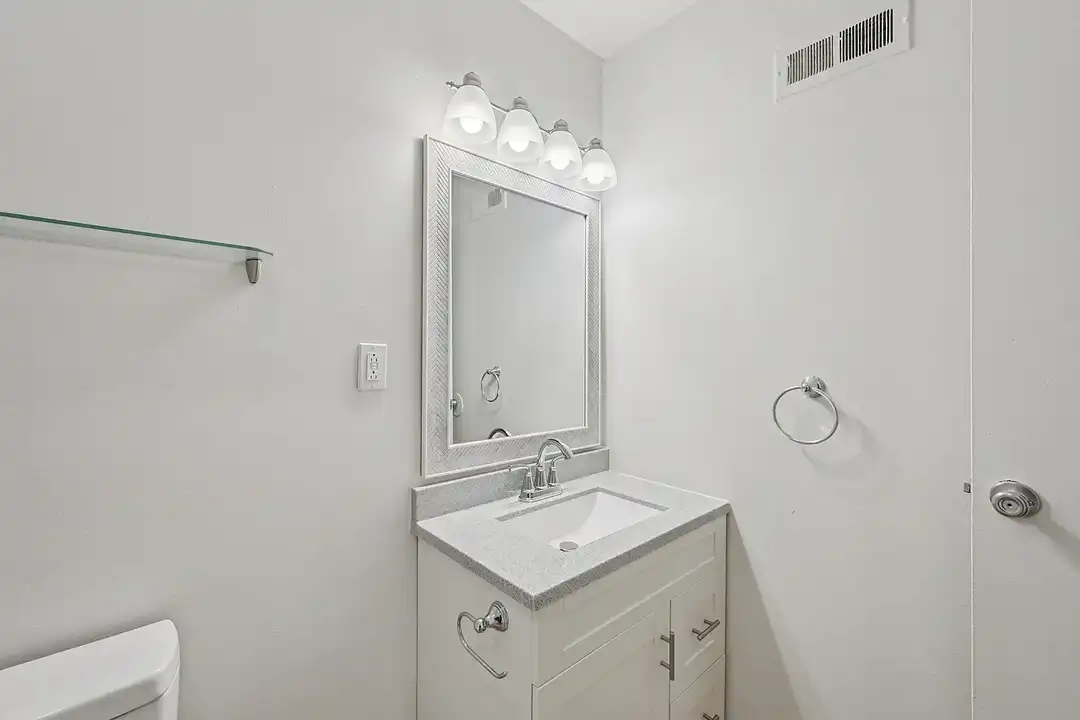 Somerford Square Apartments – photo 1 of 14
