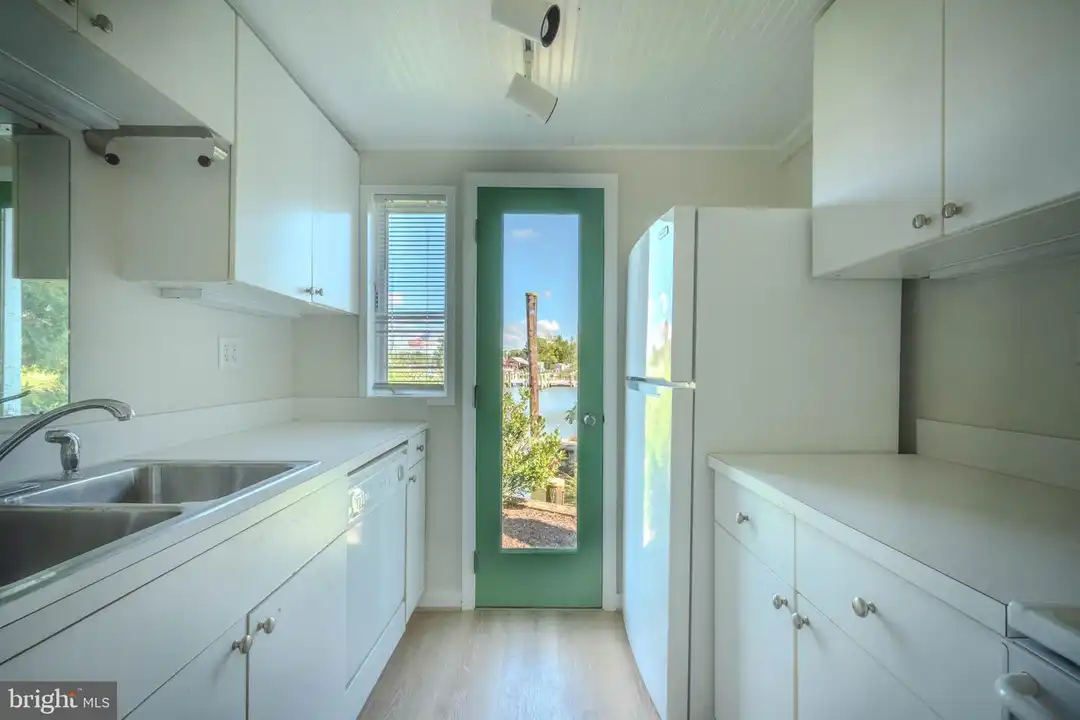 Apartment in Deale - View 3