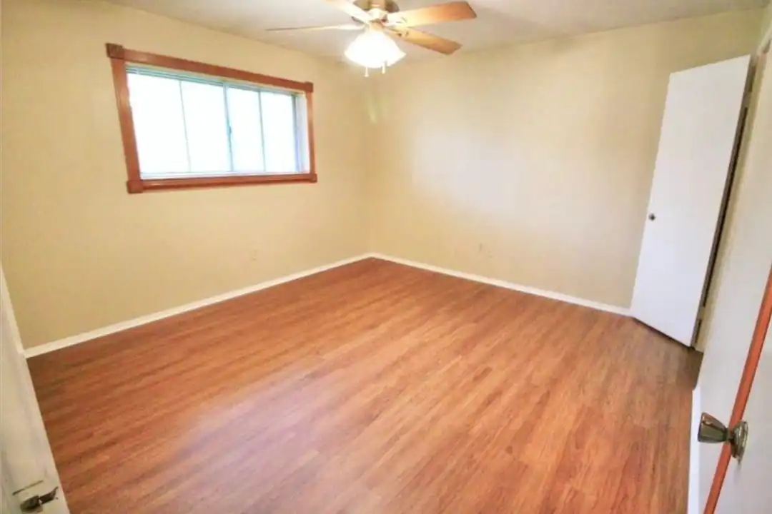 801 E Stadium Ct - View 5