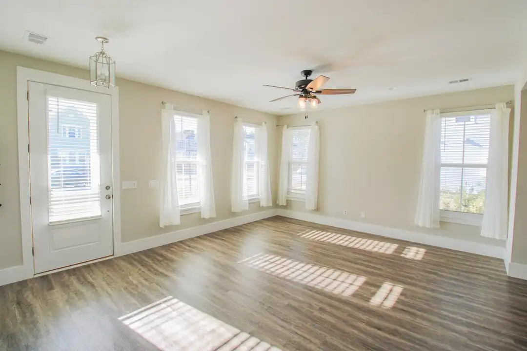 286 Great Lawn Dr - View 6