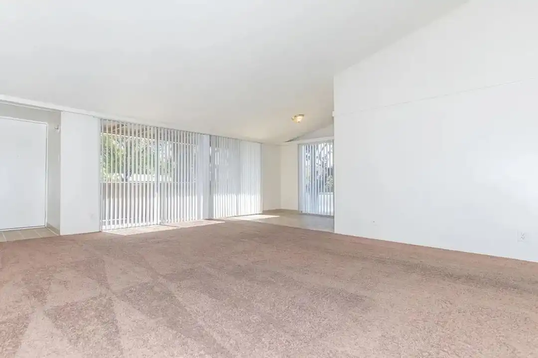 Apartment in Merced - View 5