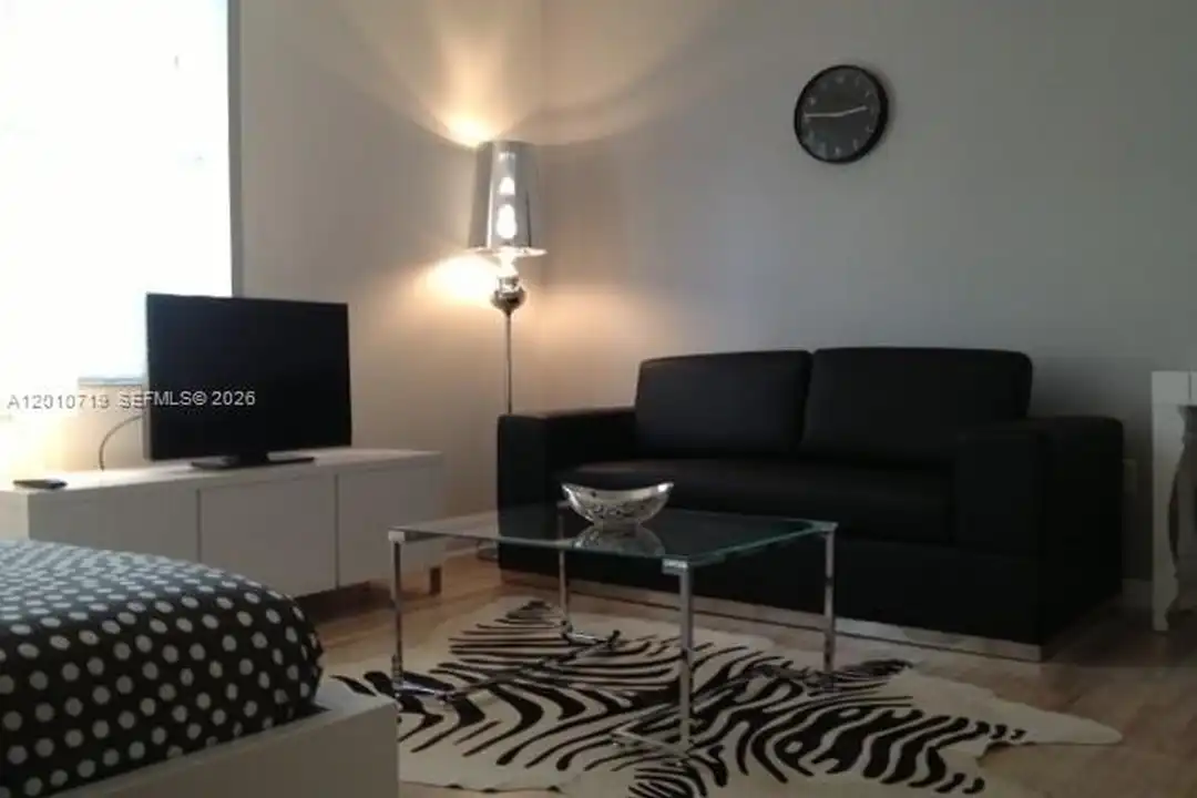 1127 Euclid Ave #205 - View 2