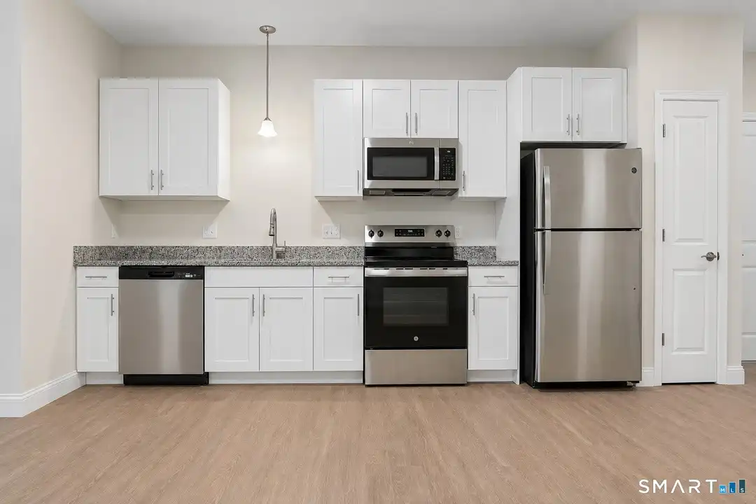 55 Steele Blvd #306 – photo 1 of 12