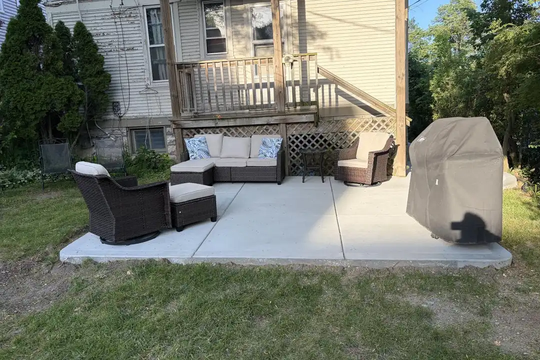 3563 N Maryland Ave unit 3565 Unit 3rd – photo 1 of 8