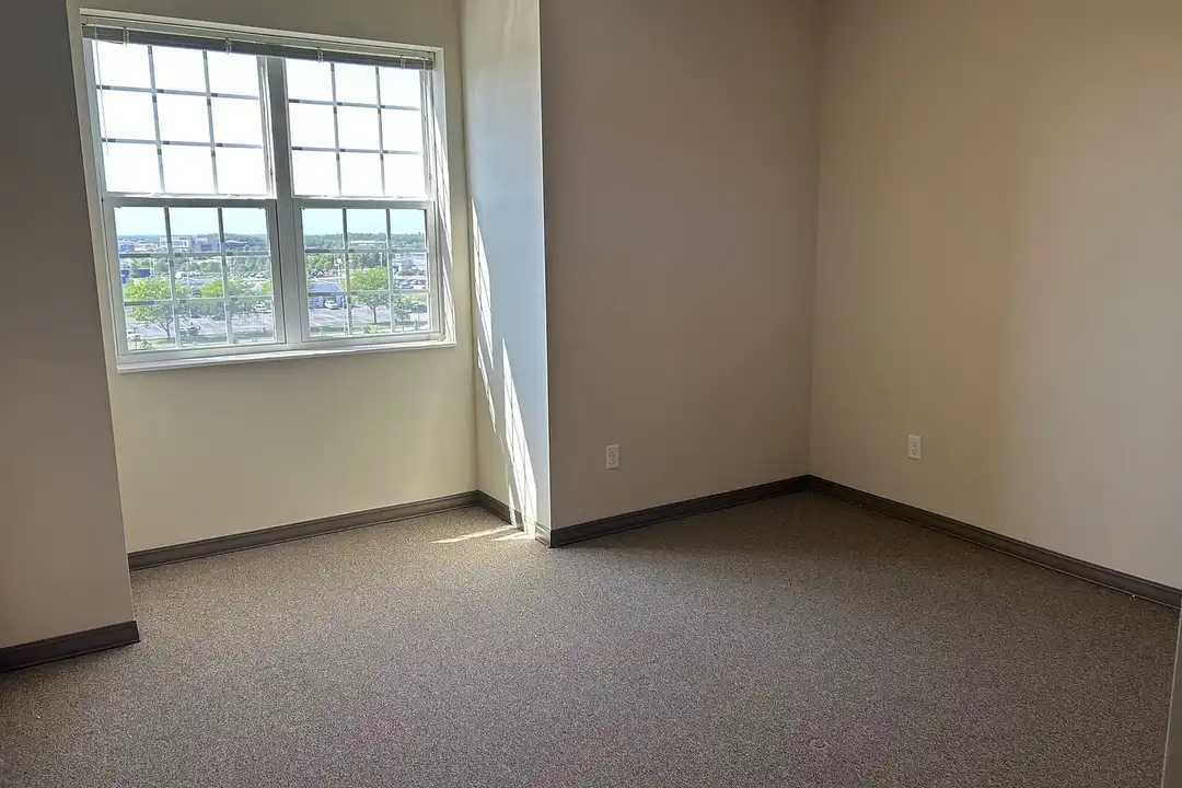 Madison Apartments – photo 1